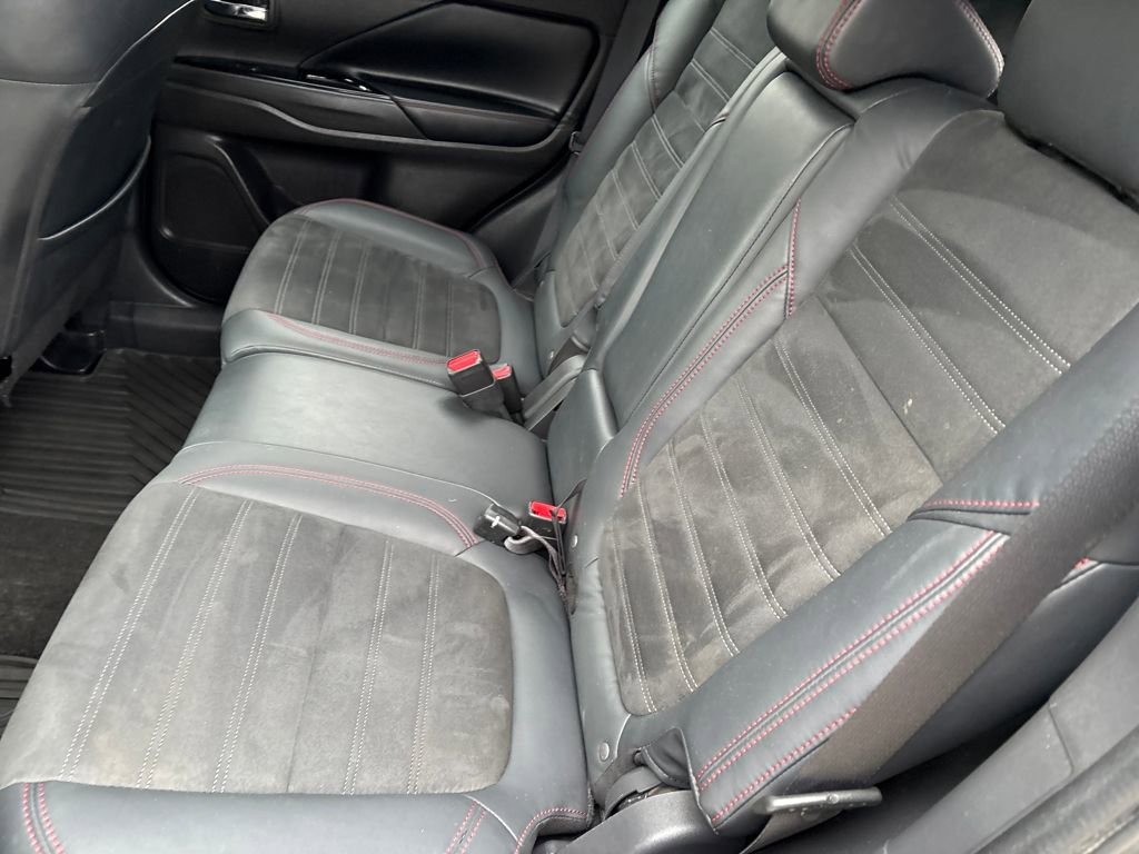 Used 2020 Mitsubishi Outlander LE image 10