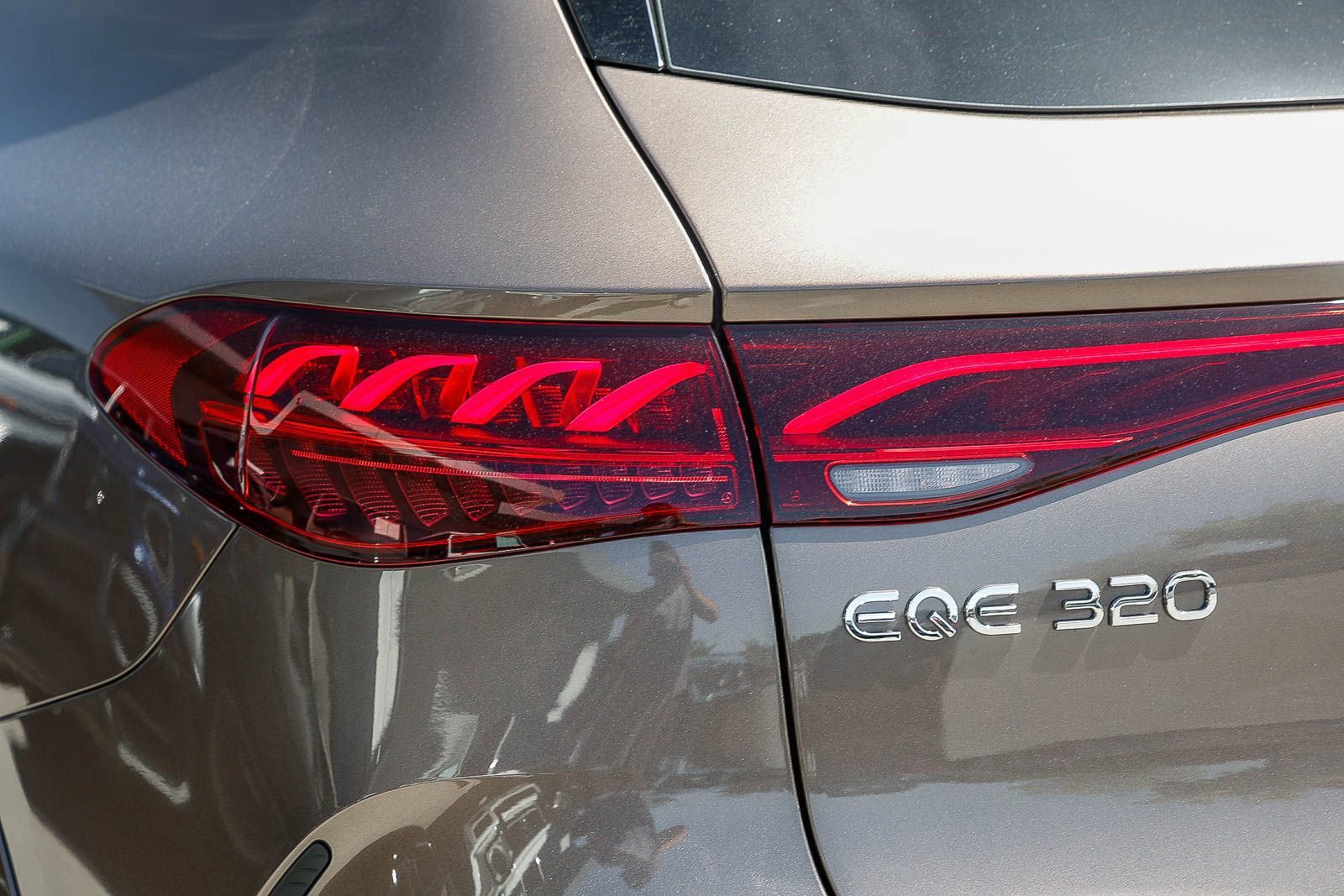 New 2026 Mercedes-Benz EQE 320 4MATIC SUV image 8