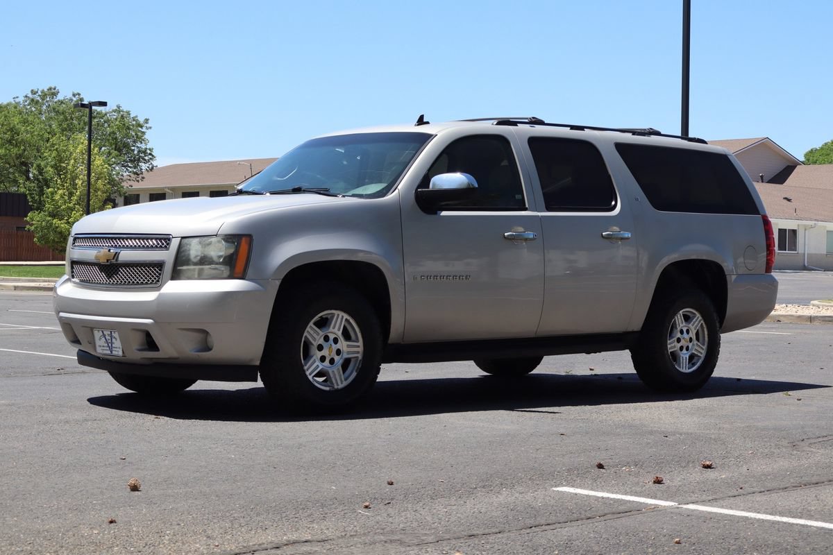 Used 2008 Chevrolet Suburban LT w/ LT Preferred Equipment Group AWD/4WD image 11