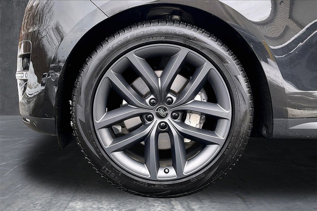 Used 2024 Land Rover Range Rover Sport SE image 34
