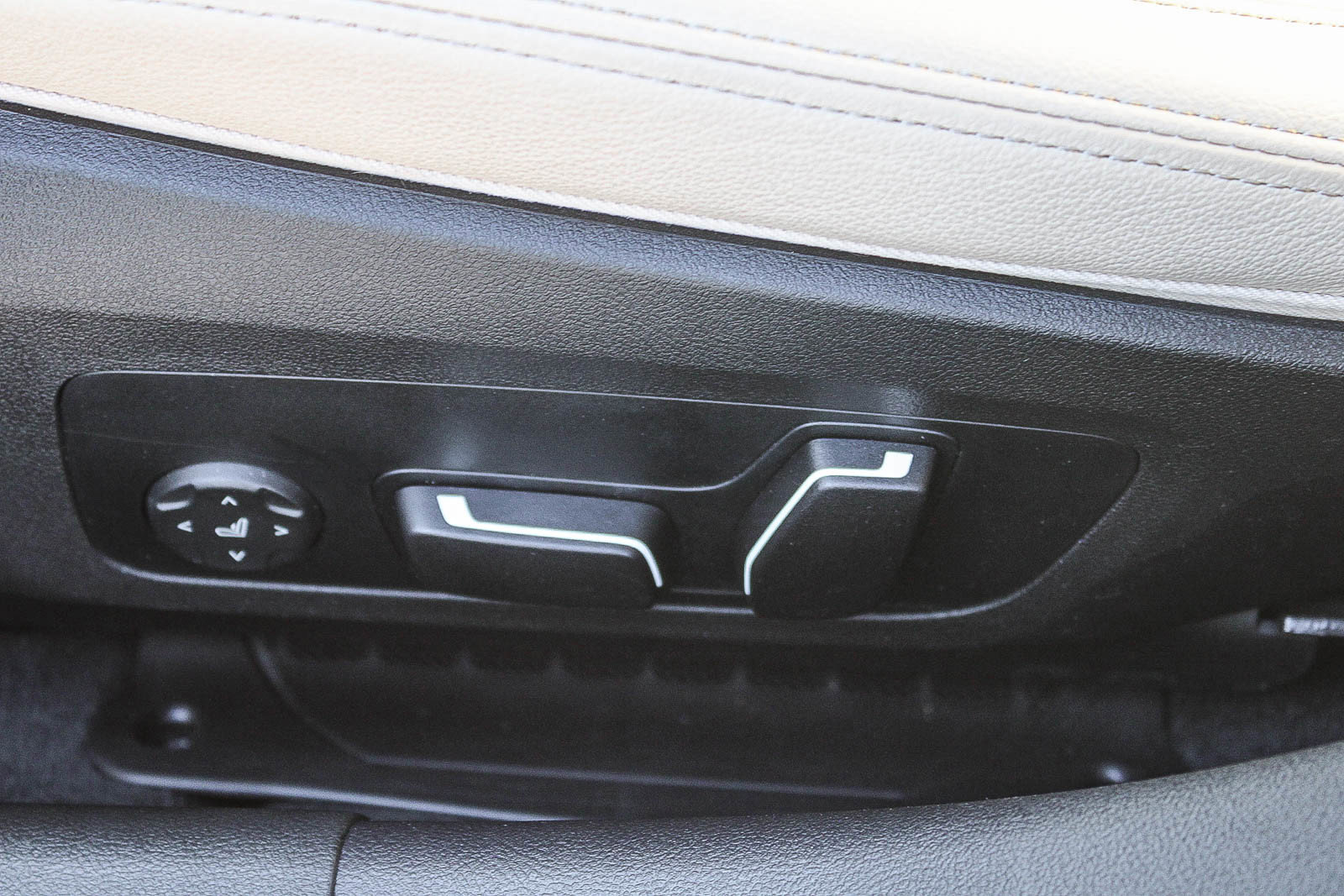 Used 2024 BMW 330e image 21