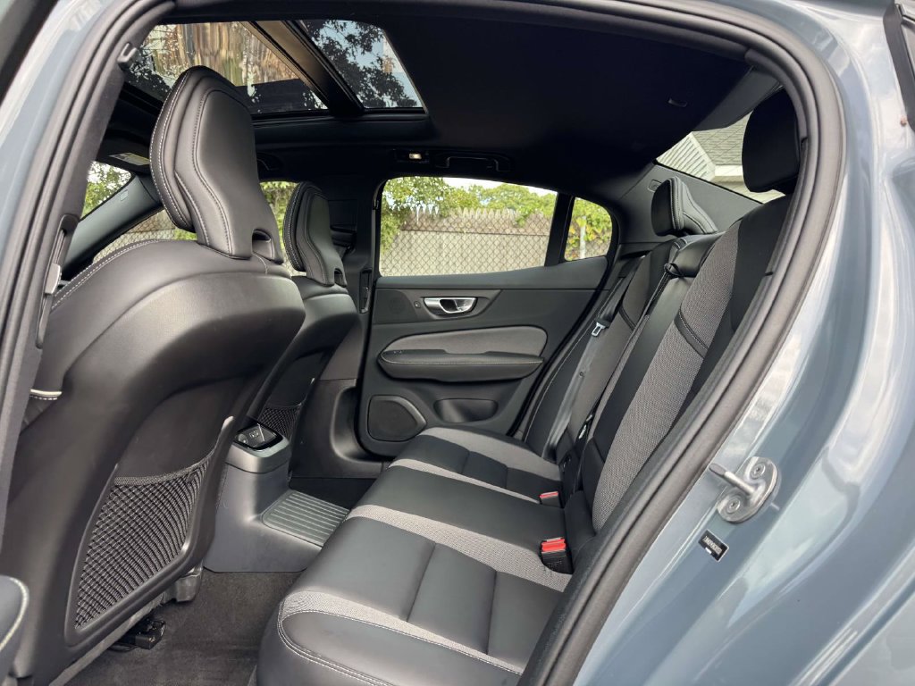 Certified 2024 Volvo S60 T8 Ultimate w/ Climate Package AWD/4WD image 9
