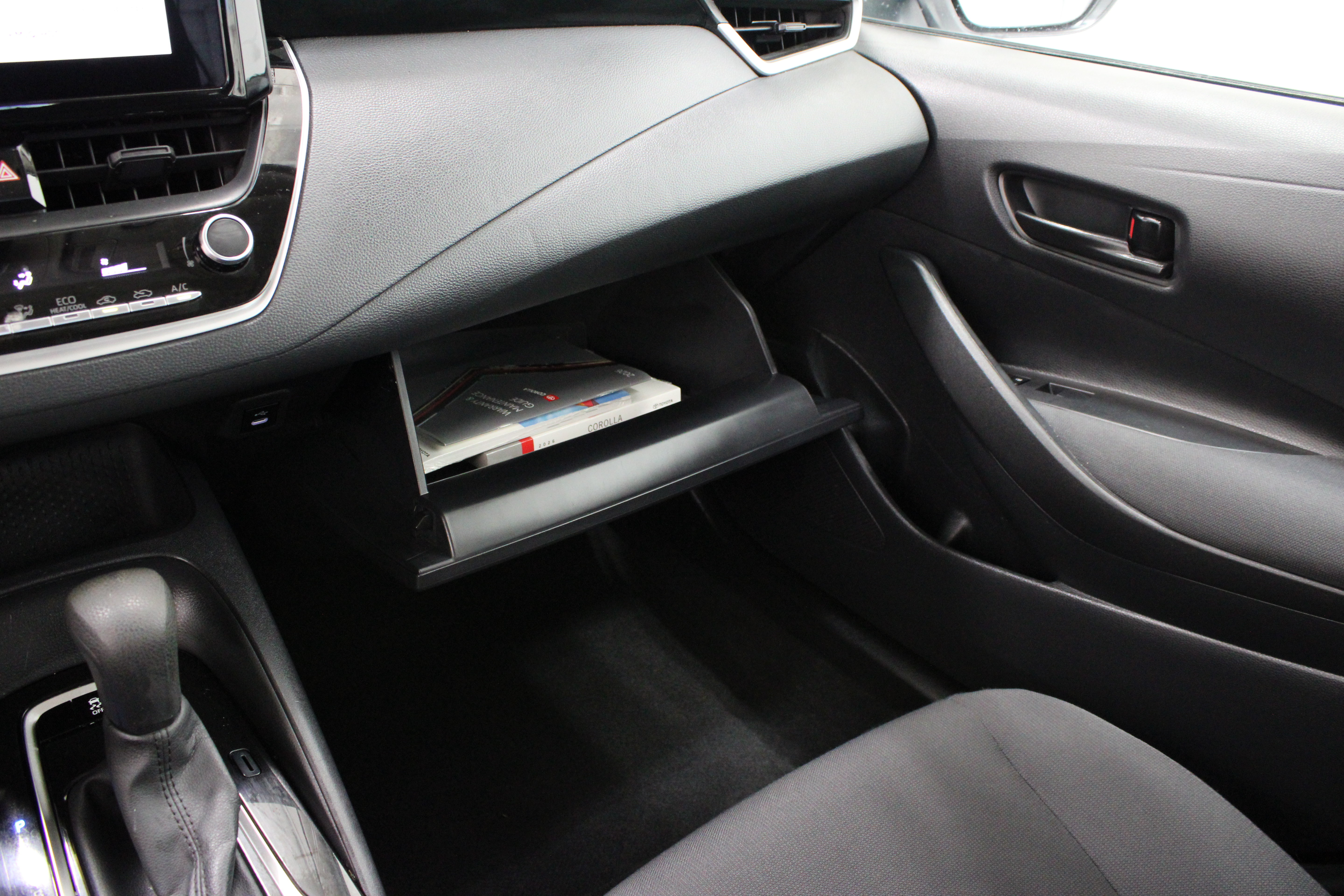 Certified 2026 Toyota Corolla LE FWD image 21