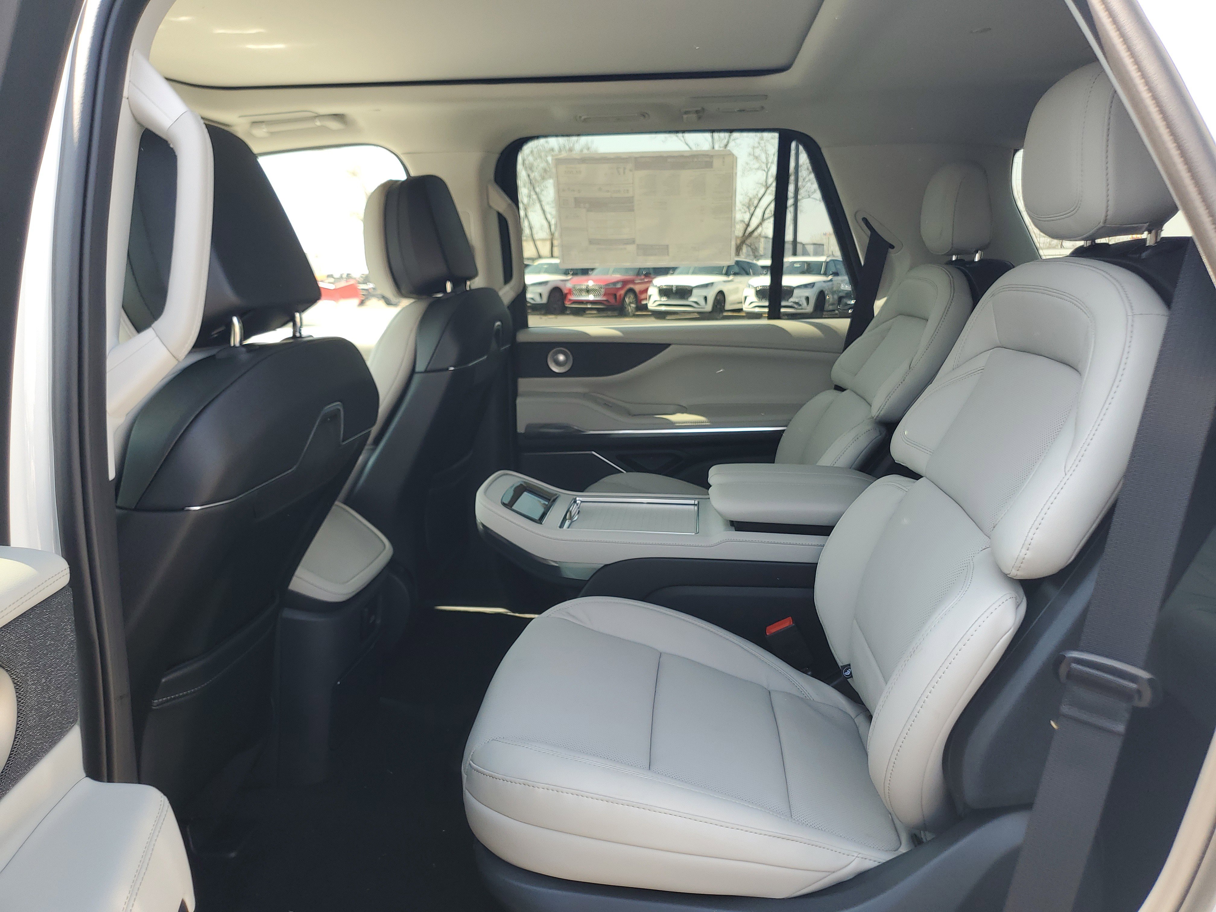 New 2026 Lincoln Navigator Reserve AWD/4WD image 26