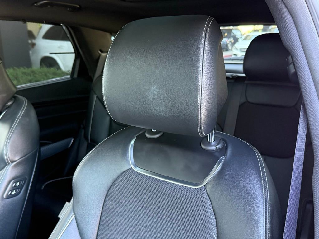 Used 2023 Genesis GV70 2.5T Sport Prestige w/ Sport Prestige Package image 3