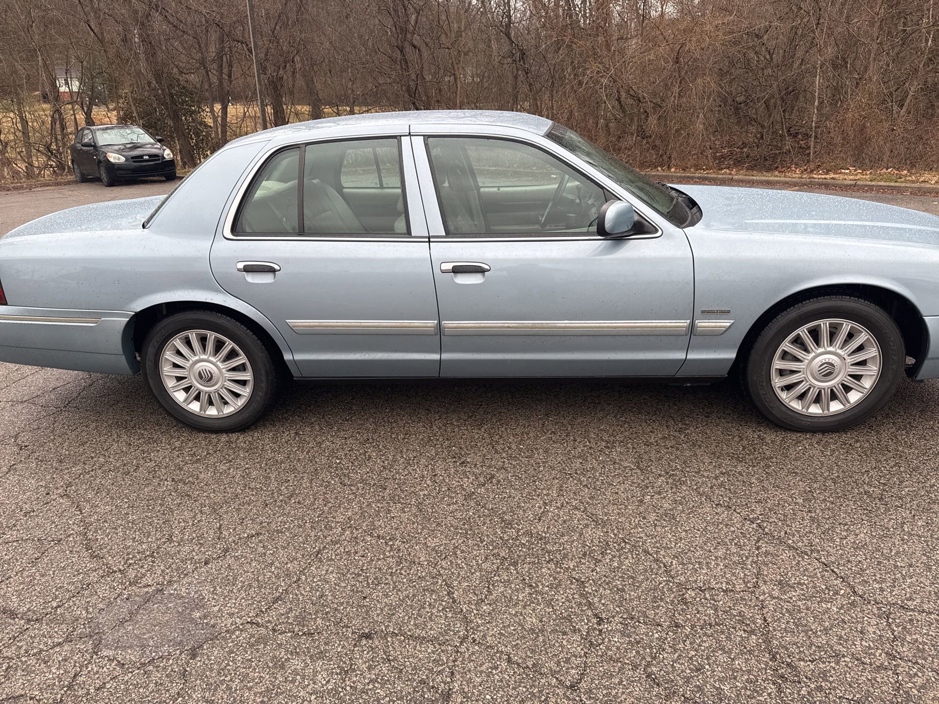 Used 2010 Mercury Grand Marquis LS image 5