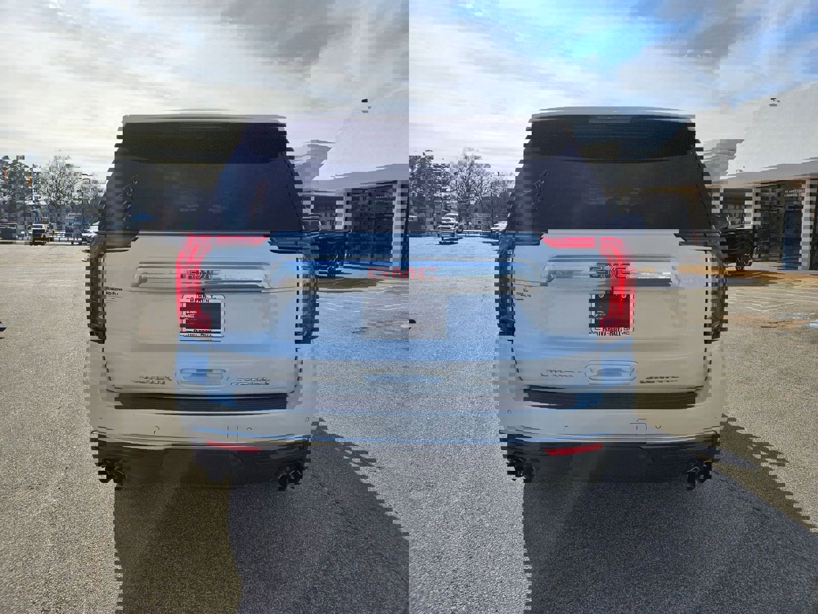 Used 2023 GMC Yukon Denali image 6