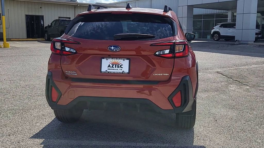 Used 2024 Subaru Crosstrek 2.0i Premium image 7