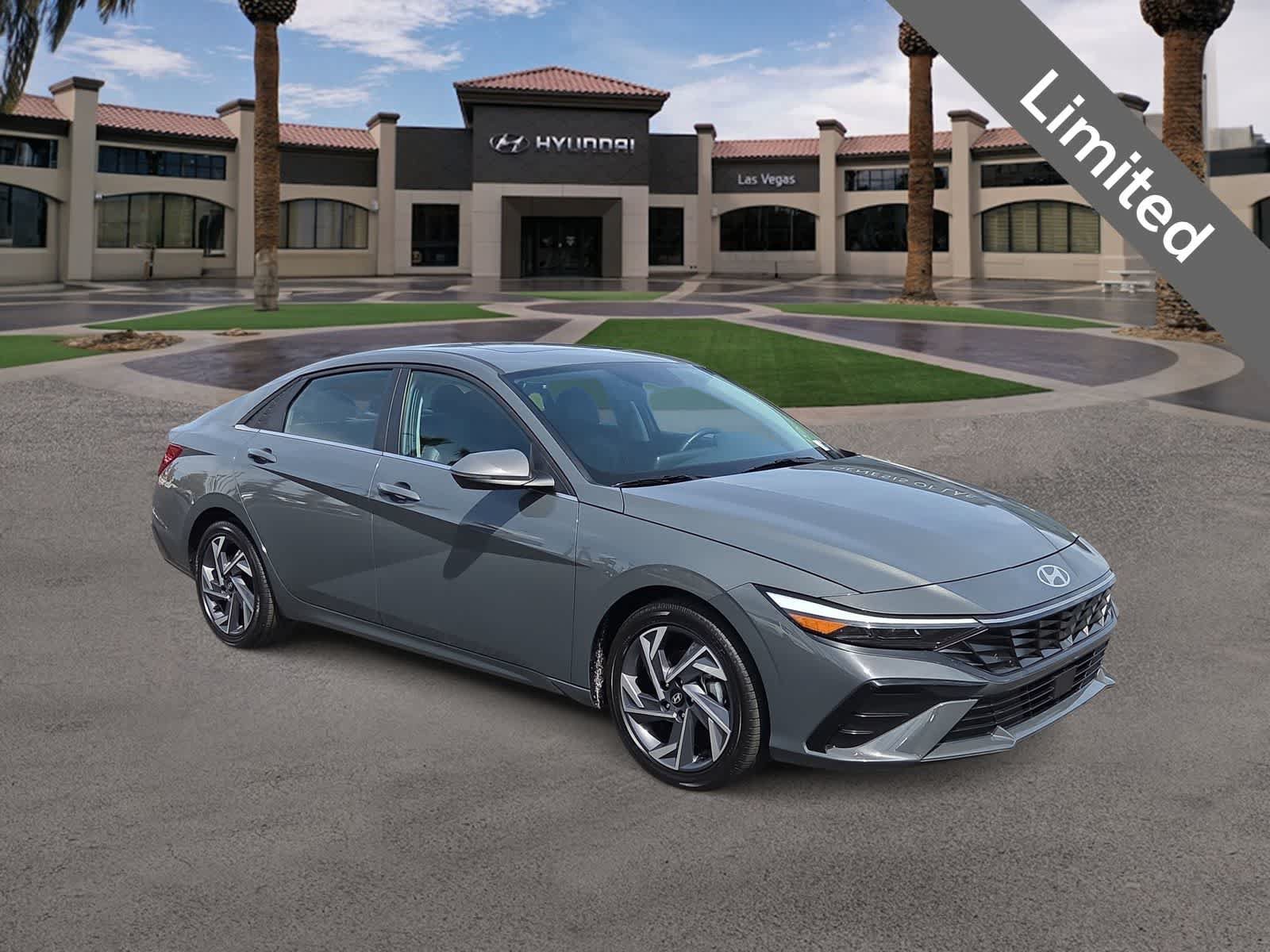 Used 2025 Hyundai Elantra Limited FWD image 2