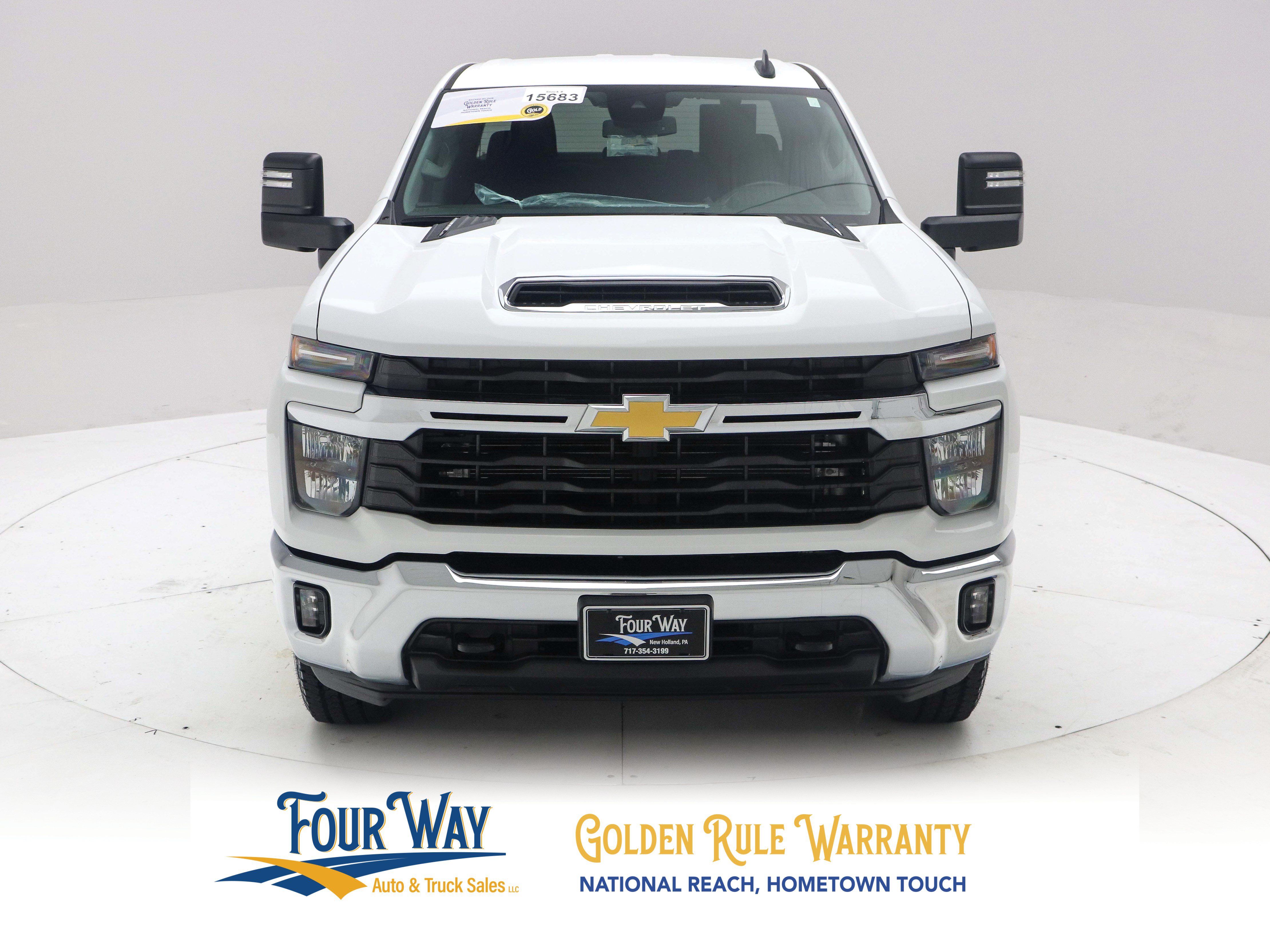 Used 2024 Chevrolet Silverado 2500 LT AWD/4WD image 9