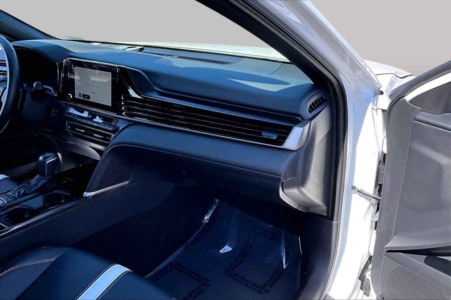Used 2025 Toyota Camry SE FWD image 18