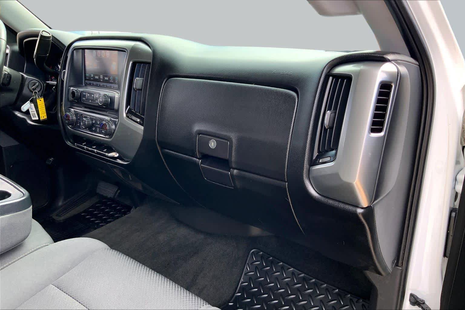 Used 2018 Chevrolet Silverado 1500 LT w/ Texas Edition AWD/4WD image 19