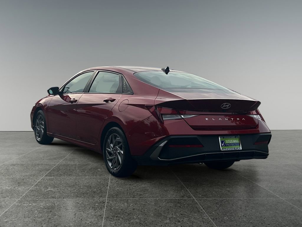 Used 2024 Hyundai Elantra SEL image 5
