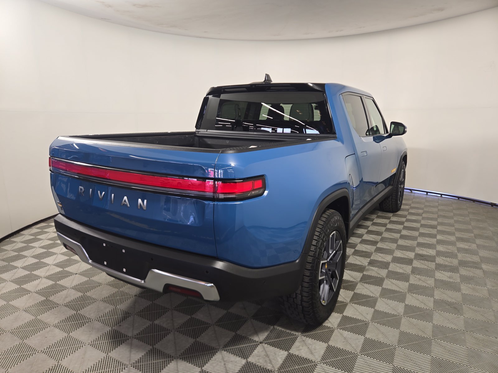 Used 2022 Rivian R1T Launch Edition AWD/4WD image 5