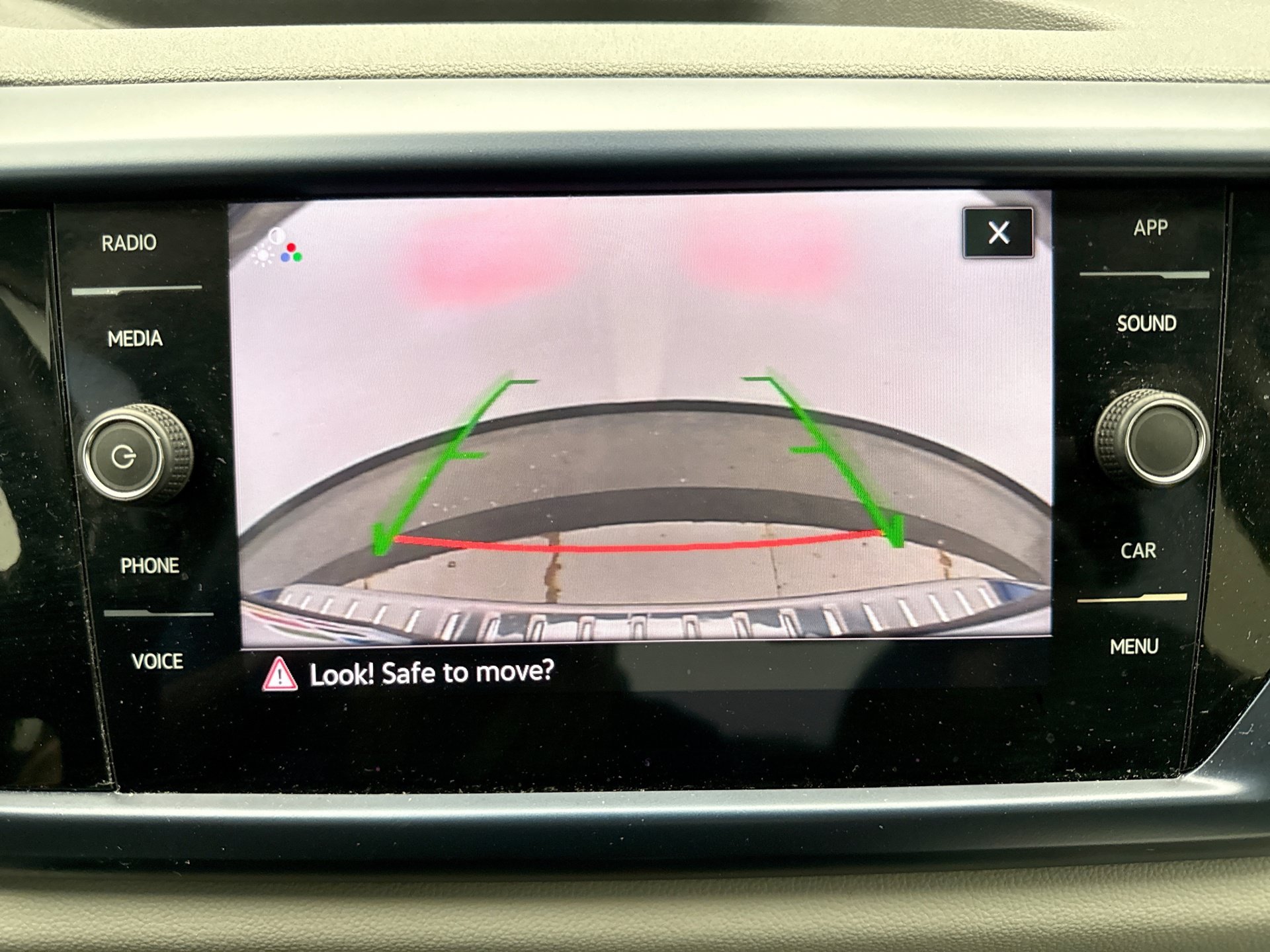 Used 2023 Volkswagen Taos SE w/ Panoramic Sunroof Package AWD/4WD image 15