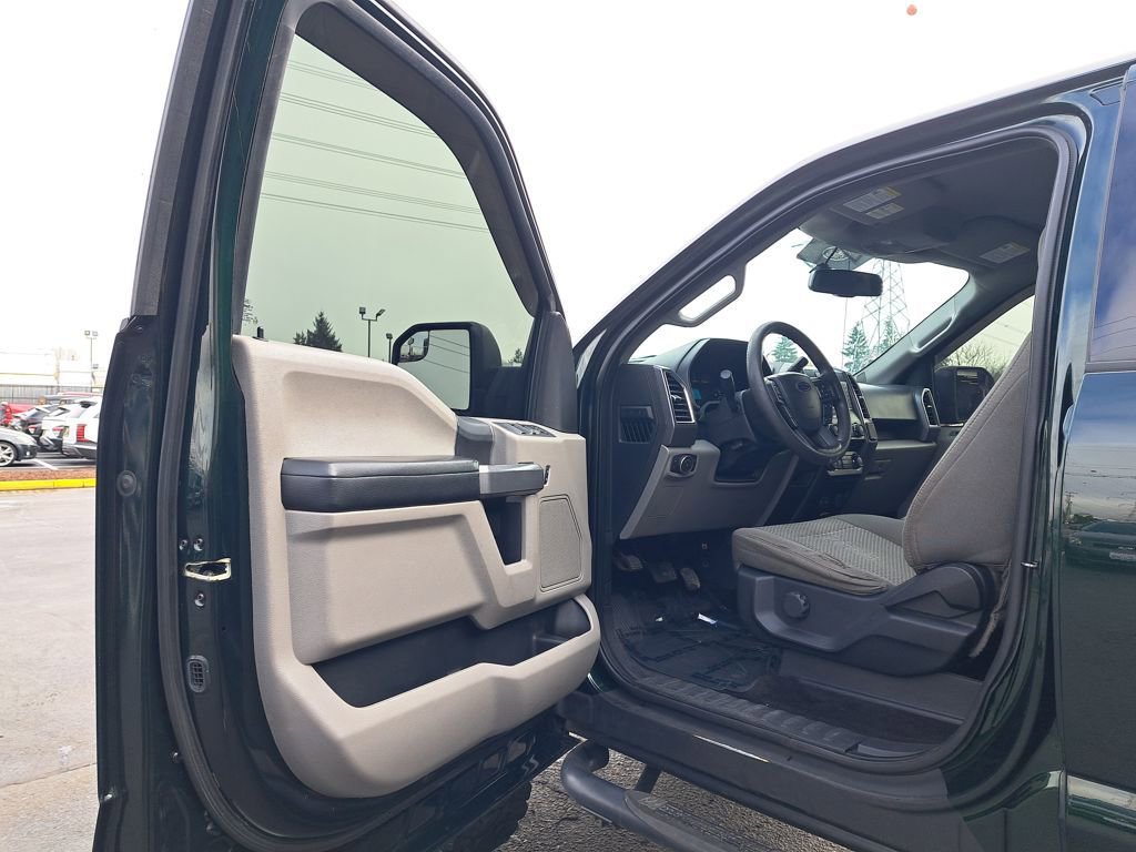 Used 2015 Ford F150 XLT w/ Trailer Tow Package image 10