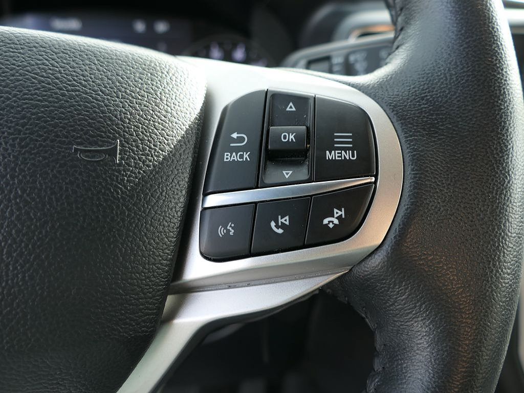 Used 2024 Ford Explorer XLT w/ Equipment Group 202A AWD/4WD image 15