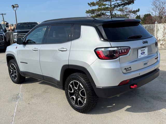 Used 2025 Jeep Compass Trailhawk AWD/4WD image 10