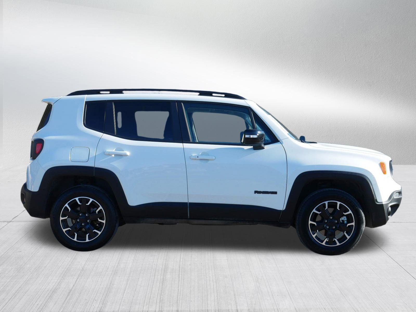 Used 2023 Jeep Renegade Latitude image 8