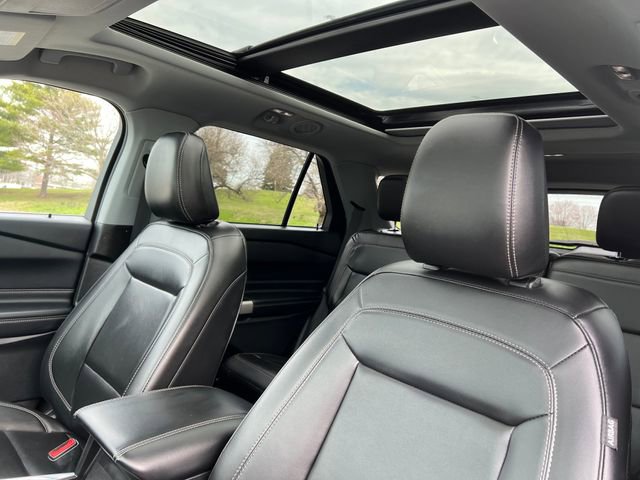 Used 2023 Ford Explorer XLT w/ Equipment Group 202A image 17