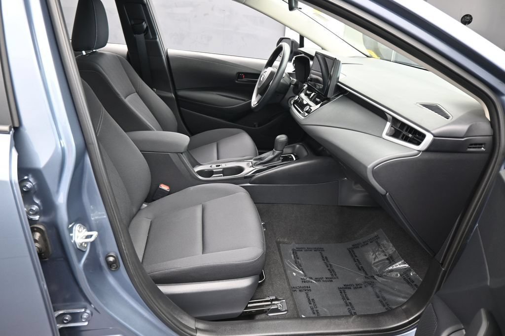 Used 2024 Toyota Corolla LE FWD image 33