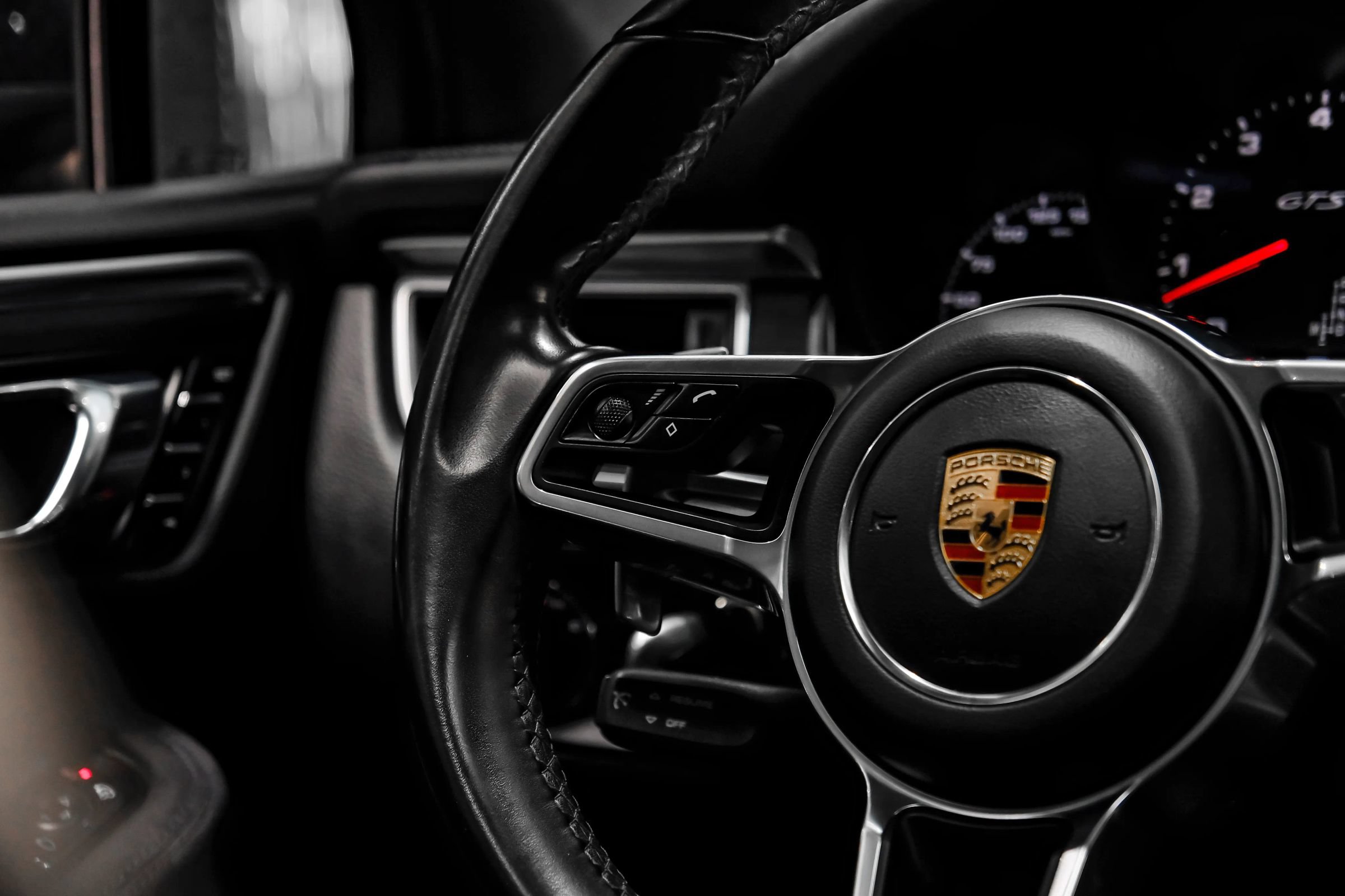 Used 2017 Porsche Macan GTS AWD/4WD image 16