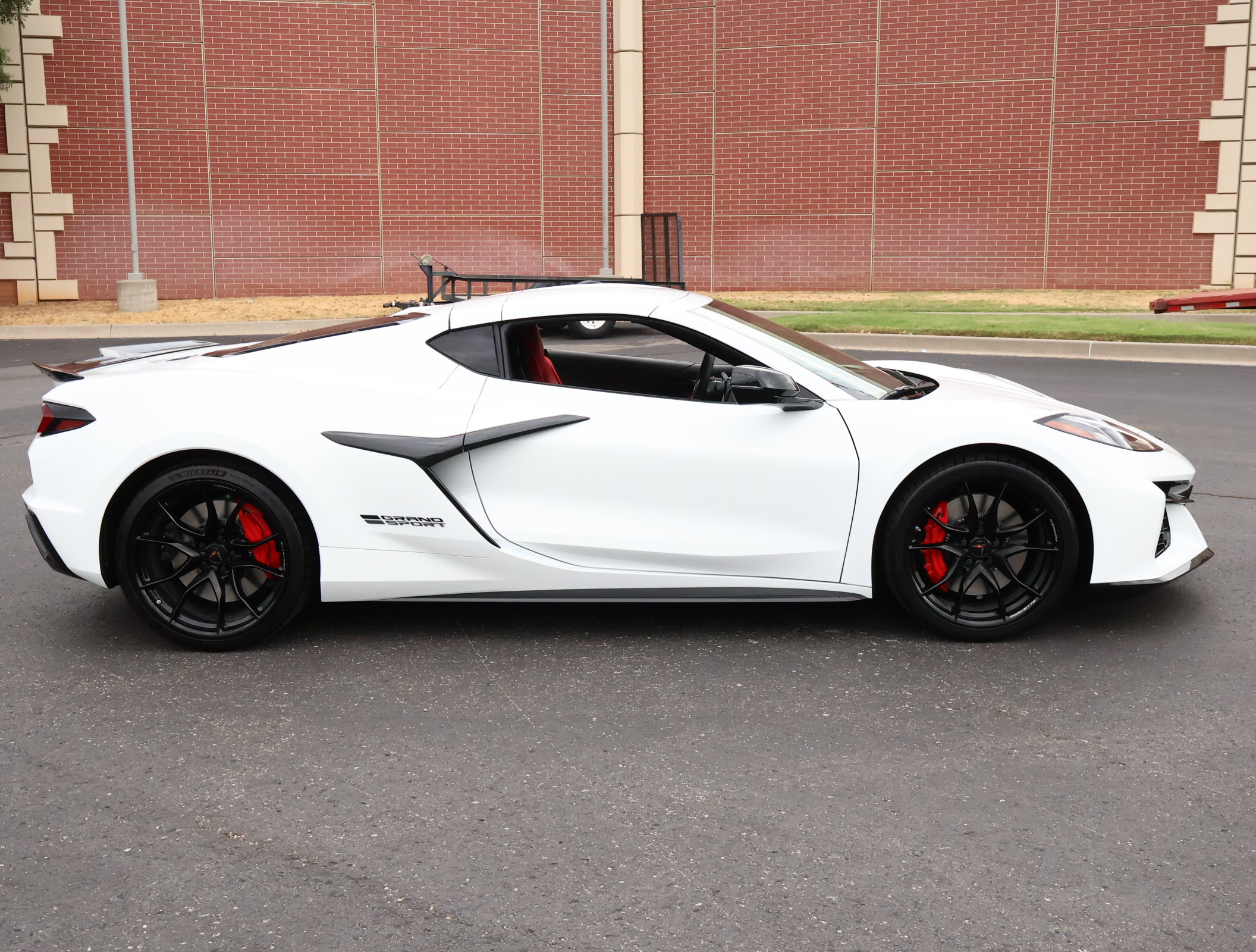 New 2027 Chevrolet Corvette Grand Sport w/ Z52 Sport Performance Package RWD image 34