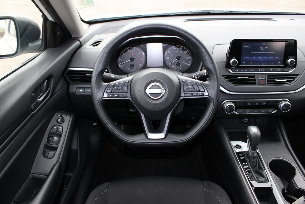 Used 2024 Nissan Altima 2.5 S FWD image 10