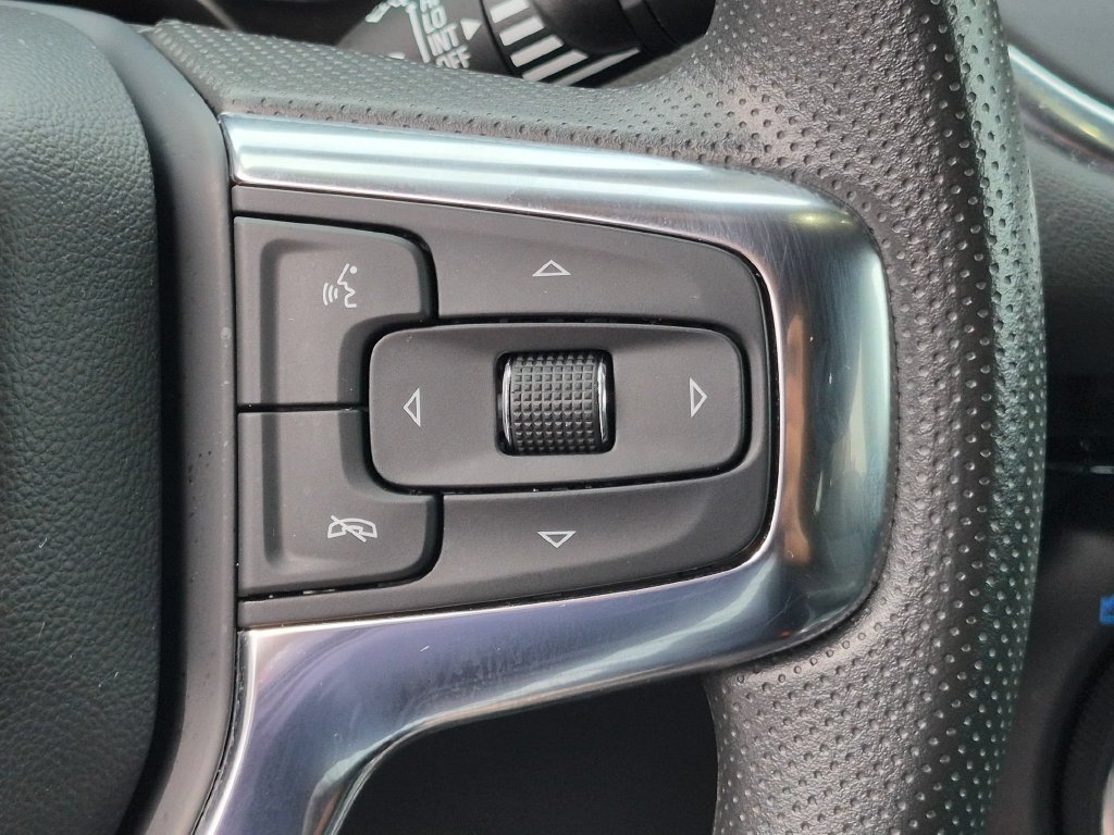 Used 2025 Chevrolet Blazer LT FWD image 17