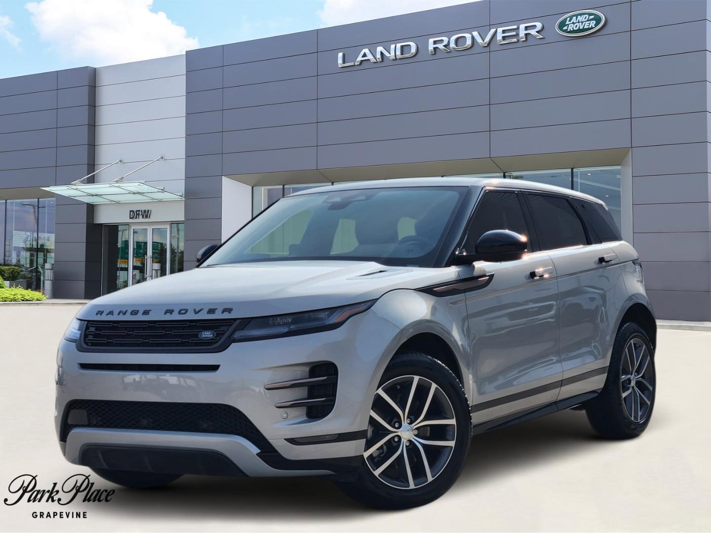 Used 2025 Land Rover Range Rover Evoque Dynamic SE image 1