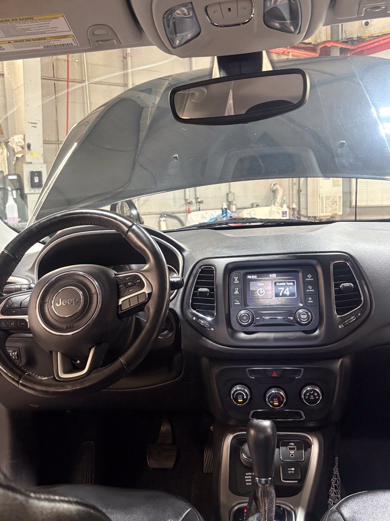 Used 2018 Jeep Compass Latitude AWD/4WD image 22