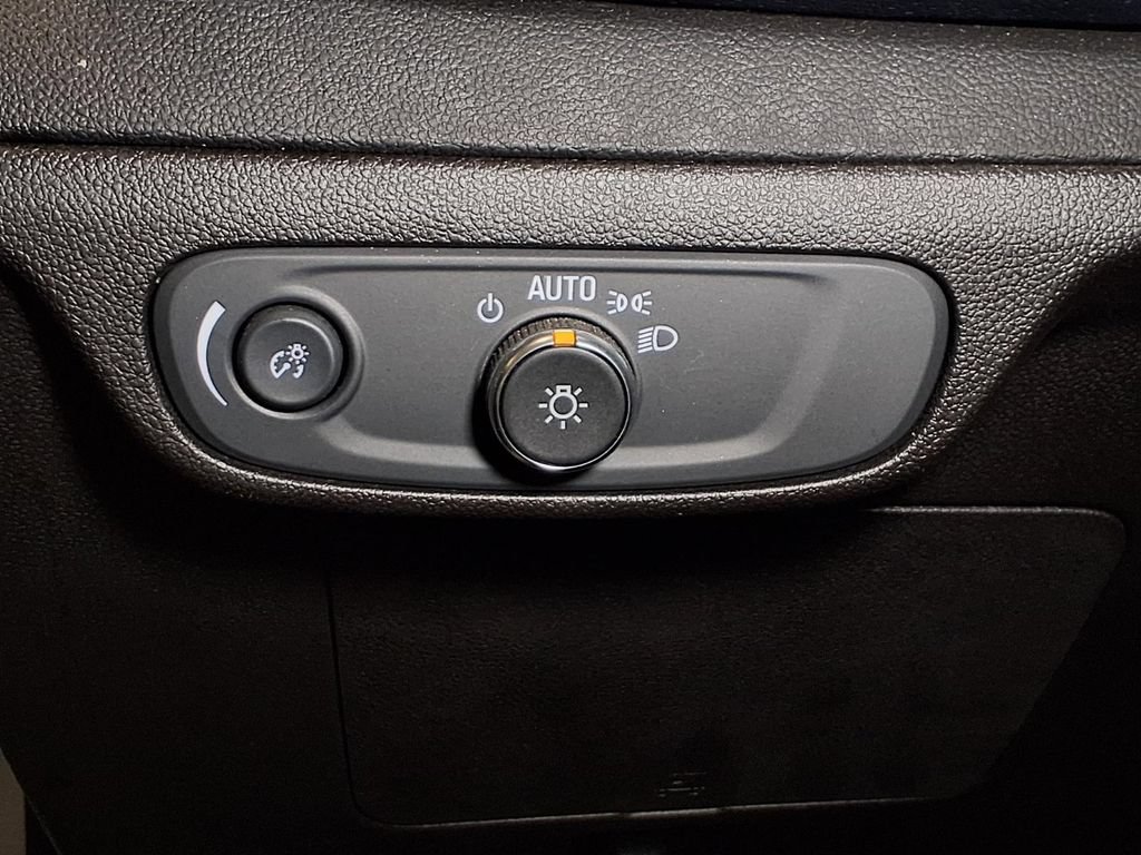 Certified 2022 Chevrolet Bolt EUV Premier FWD image 13