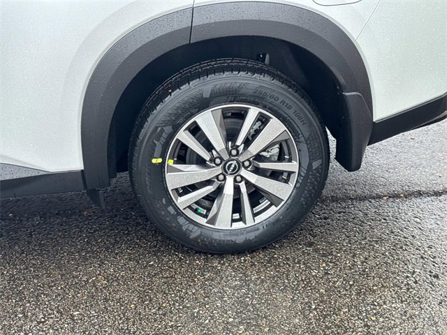 New 2025 Nissan Pathfinder SL image 11