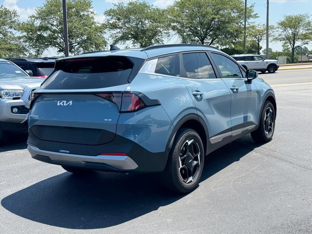 Certified 2026 Kia Sportage EX w/ EX Panoramic Sunroof Package AWD/4WD image 3