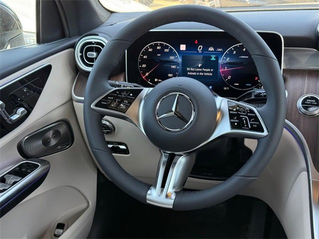 Used 2025 Mercedes-Benz GLC 300 GLC 300 image 9