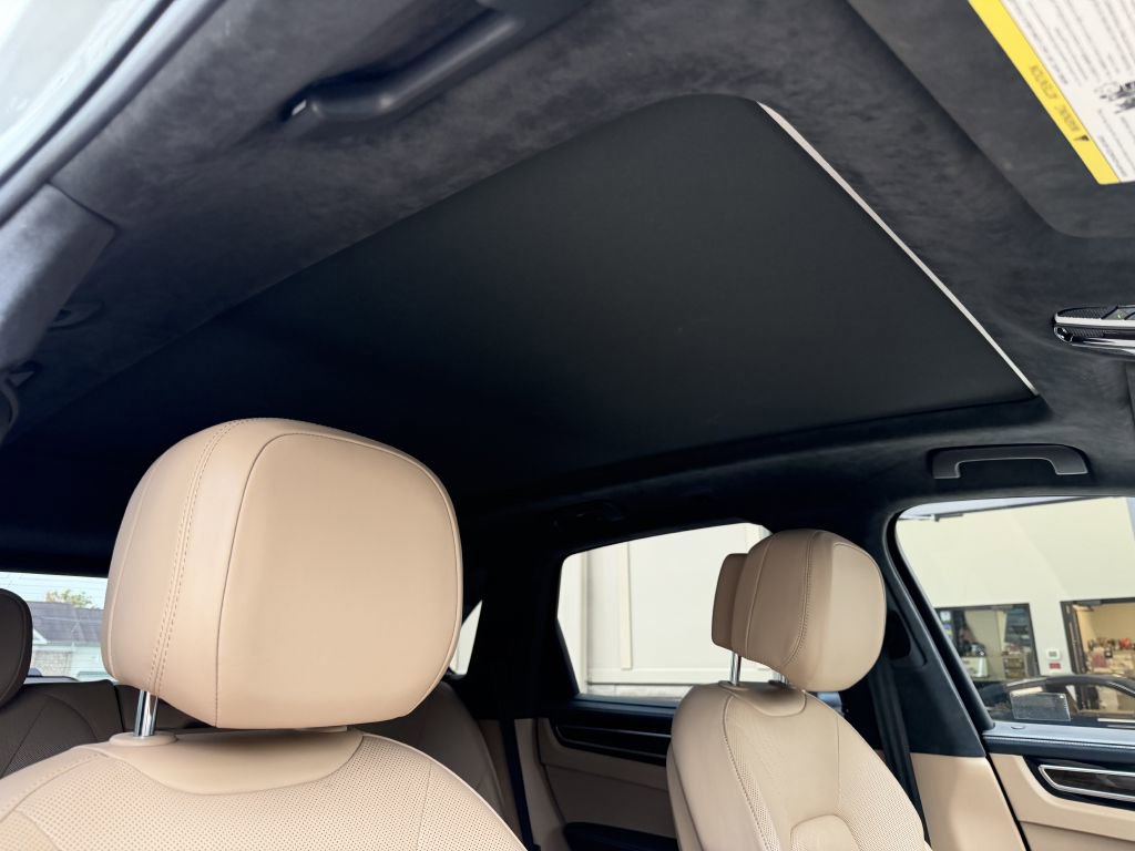 Used 2022 Porsche Cayenne Turbo w/ Premium Package Plus image 22