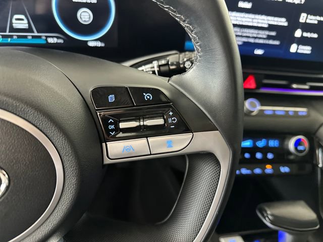 Used 2023 Hyundai Elantra Limited image 16