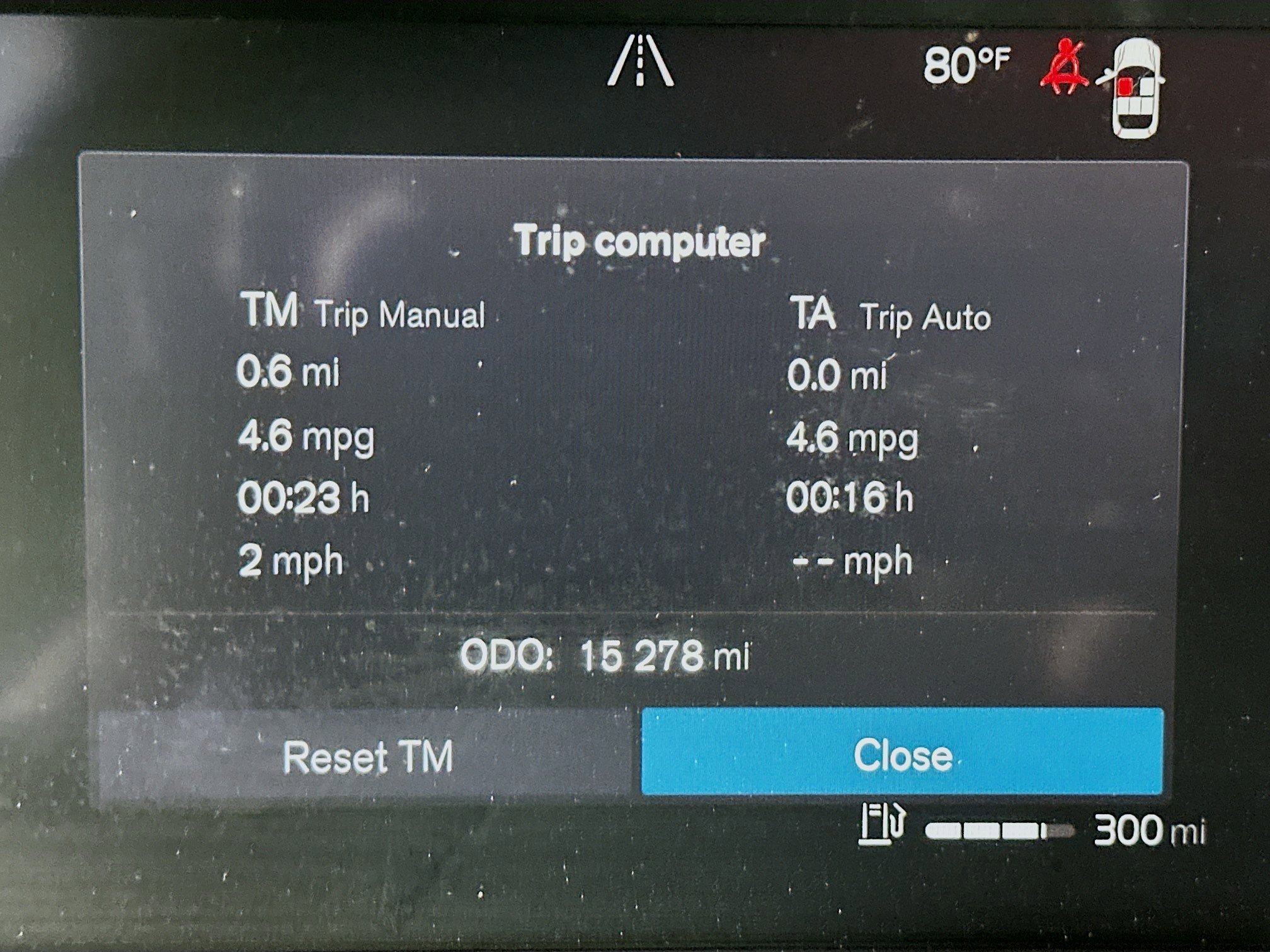 Used 2025 Volvo XC40 B5 Plus image 19