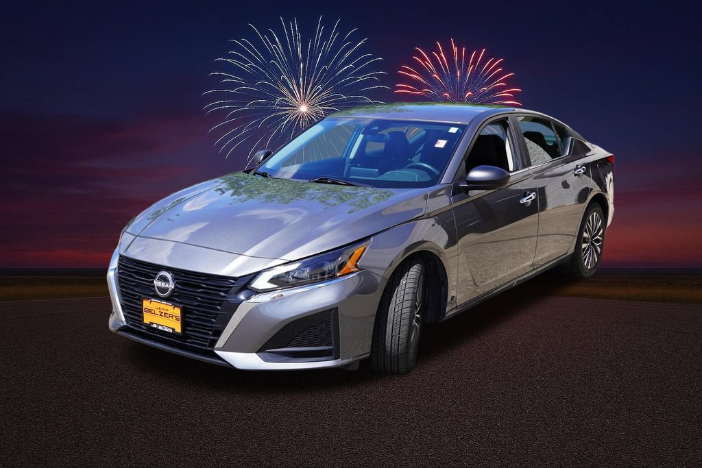 Used 2025 Nissan Altima 2.5 SV FWD image 11
