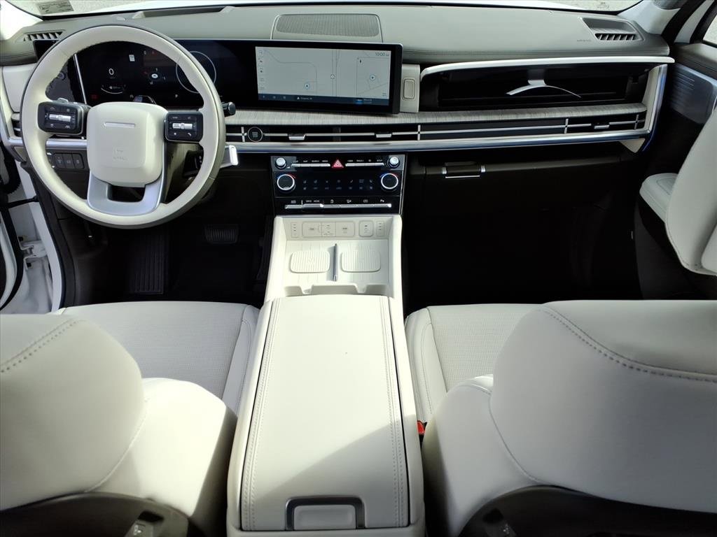 Used 2025 Hyundai Santa Fe Calligraphy image 6