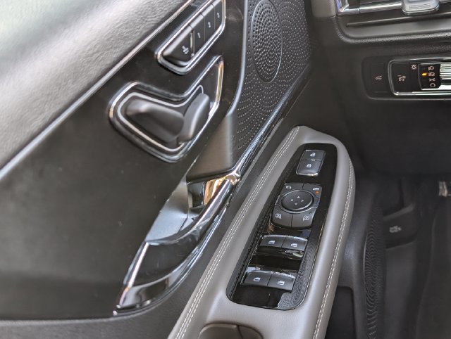 Used 2023 Lincoln Corsair Reserve AWD/4WD image 23