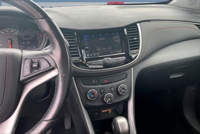 Used 2022 Chevrolet Trax LT w/ Redline Edition AWD/4WD image 9