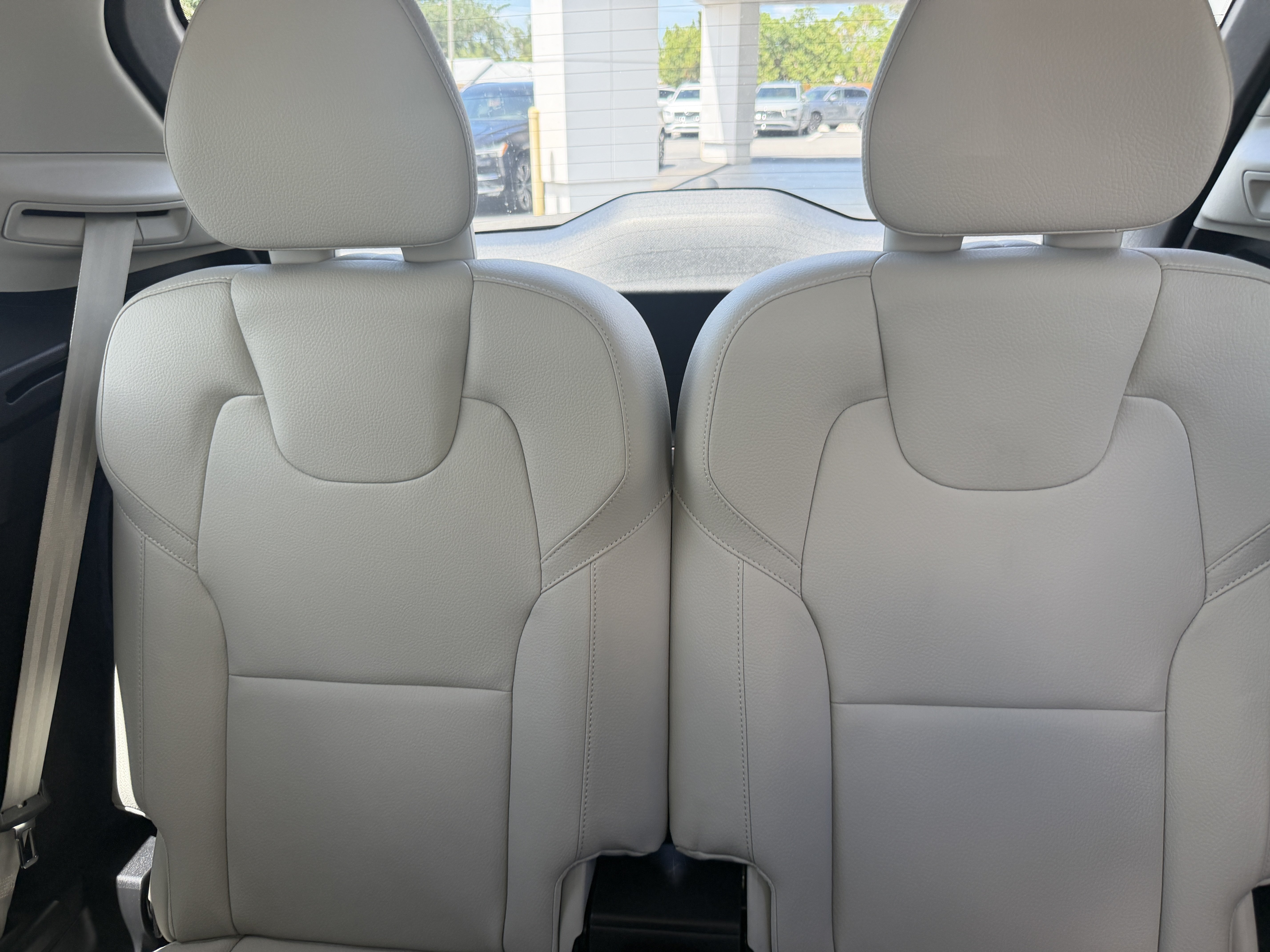 Certified 2024 Volvo XC90 B5 Plus w/ Protection Package Premier AWD/4WD image 16