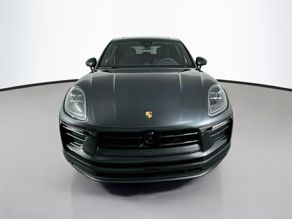 Certified 2026 Porsche Macan AWD/4WD image 6