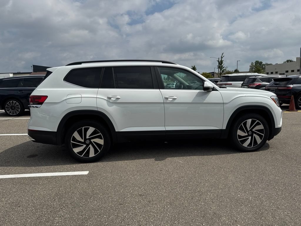 Used 2025 Volkswagen Atlas SE AWD/4WD image 6