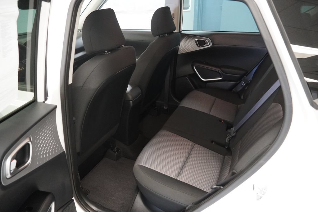 Used 2022 Kia Soul LX FWD image 19