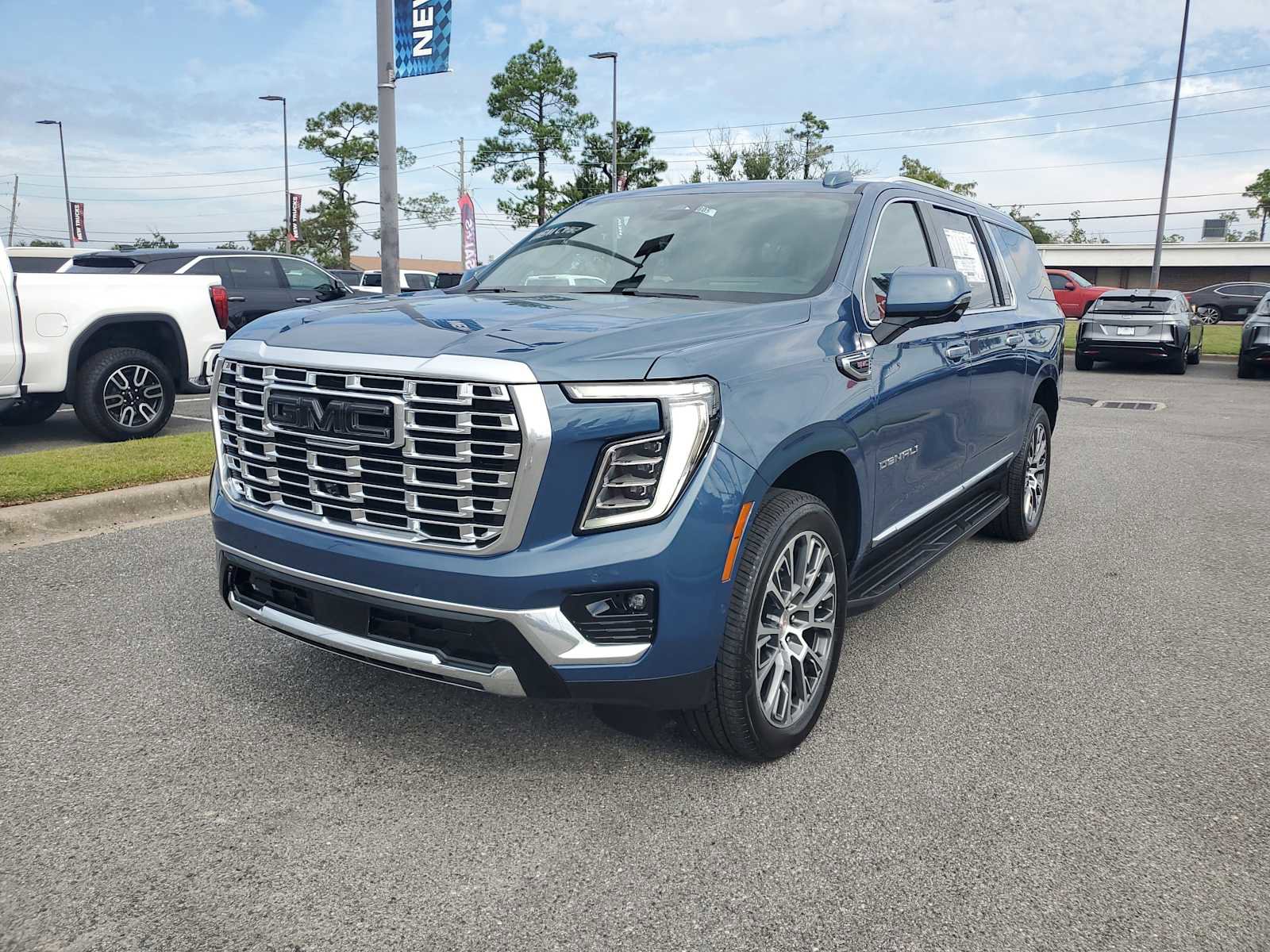 New 2025 GMC Yukon XL Denali w/ LPO, Illumination Package image 1
