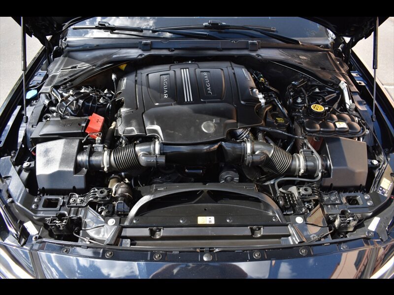 Used 2018 Jaguar XF First Edition AWD/4WD image 42