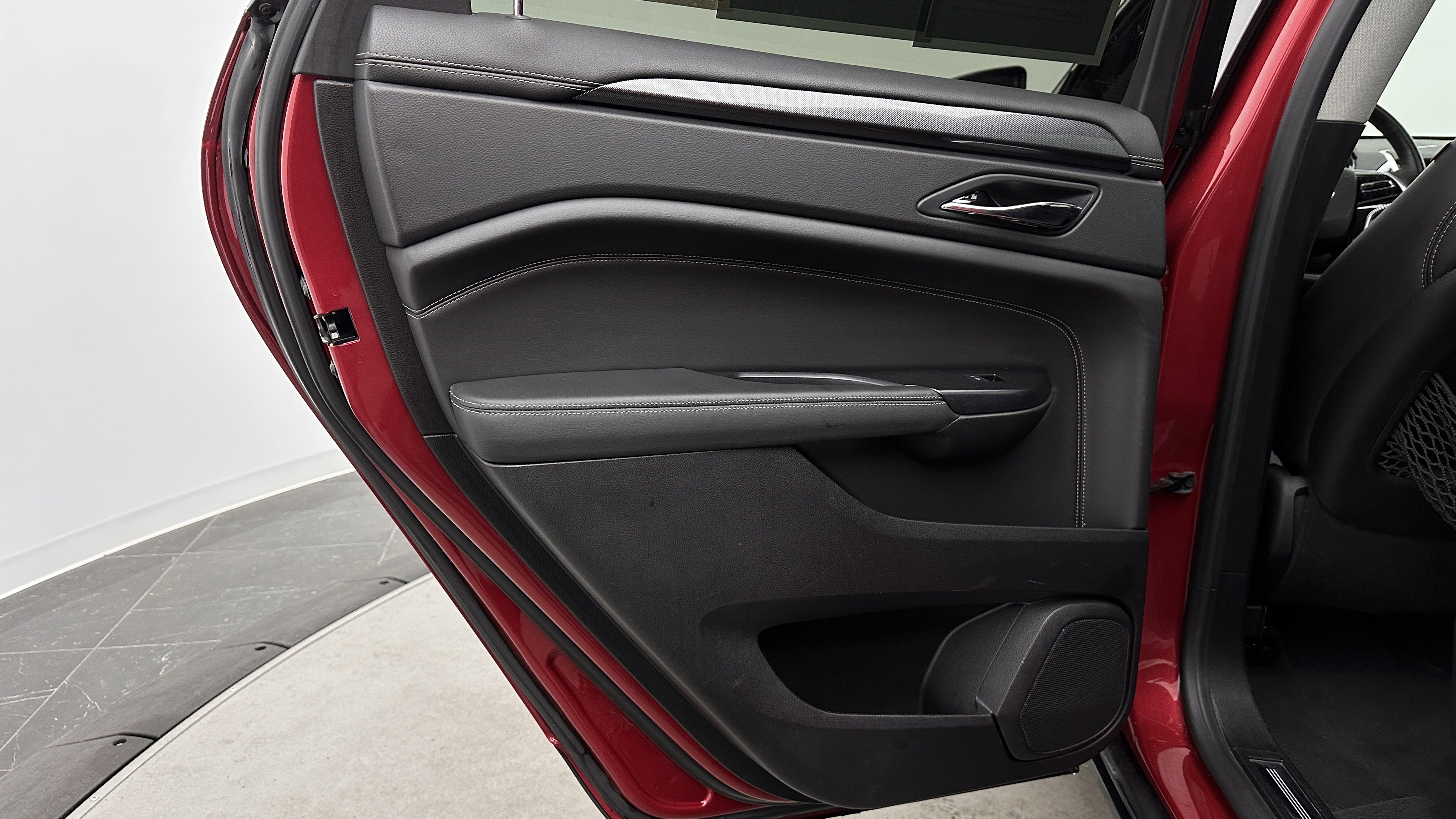 Used 2016 Cadillac SRX Premium w/ Driver Assist Package FWD image 25