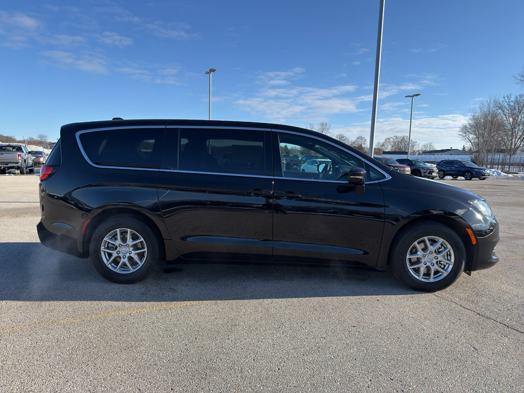New 2026 Chrysler Voyager LX FWD image 4